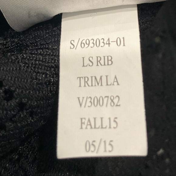 🌸 3/$20 Banana Republic top - Picture 8 of 9